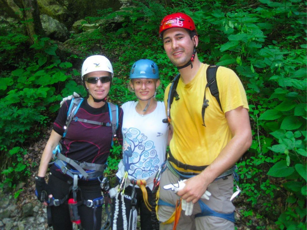 Karianne, Belinda und Simon genossen die landschaftliche Vielfalt der Örflaschlucht Karianne, Belinda und Simon genossen die landschaftliche Vielfalt der Örflaschlucht