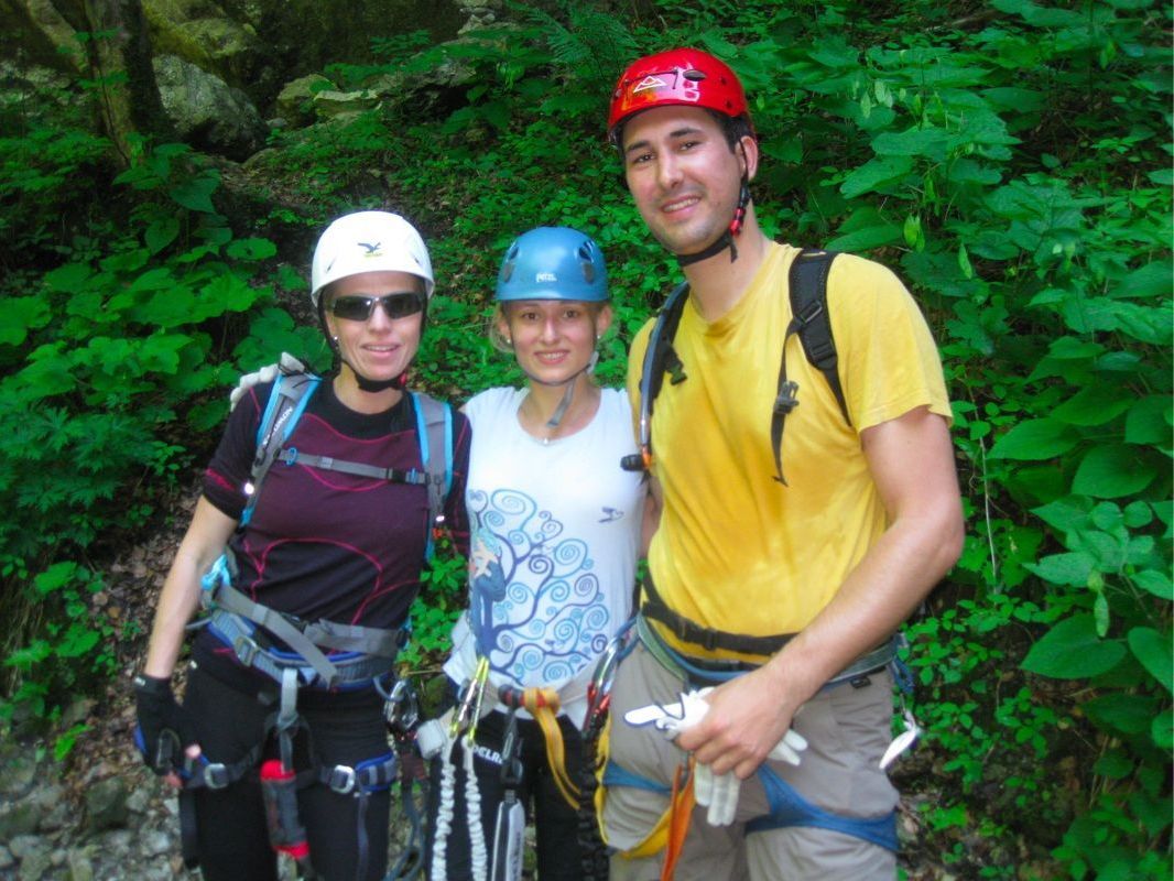 Karianne, Belinda und Simon genossen die landschaftliche Vielfalt der Örflaschlucht