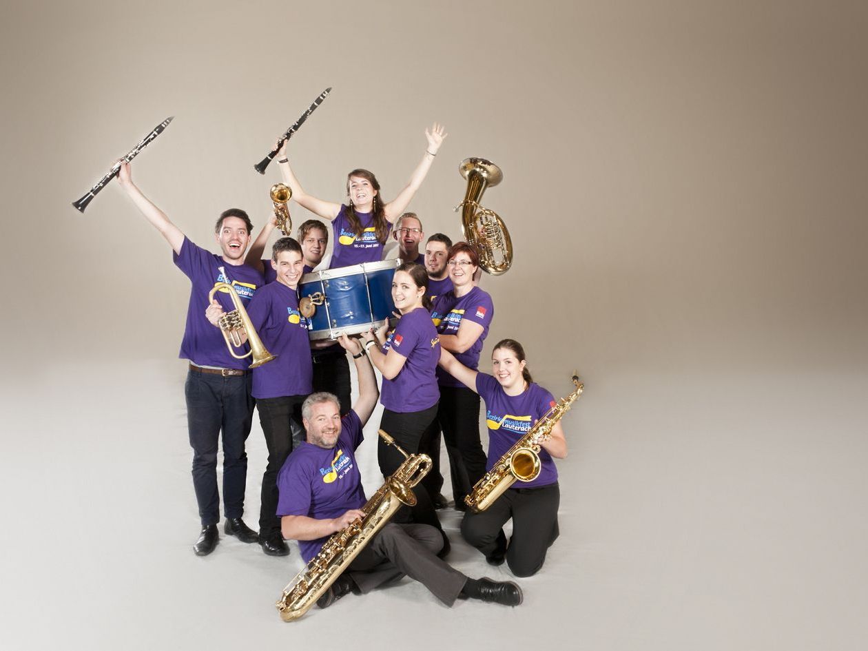 Heute lässt es die Bürgermusik Lauterach im Festzelt alle schwungvoll musikalsich "spüren". Heute lässt es die Bürgermusik Lauterach im Festzelt alle schwungvoll musikalsich "spüren".