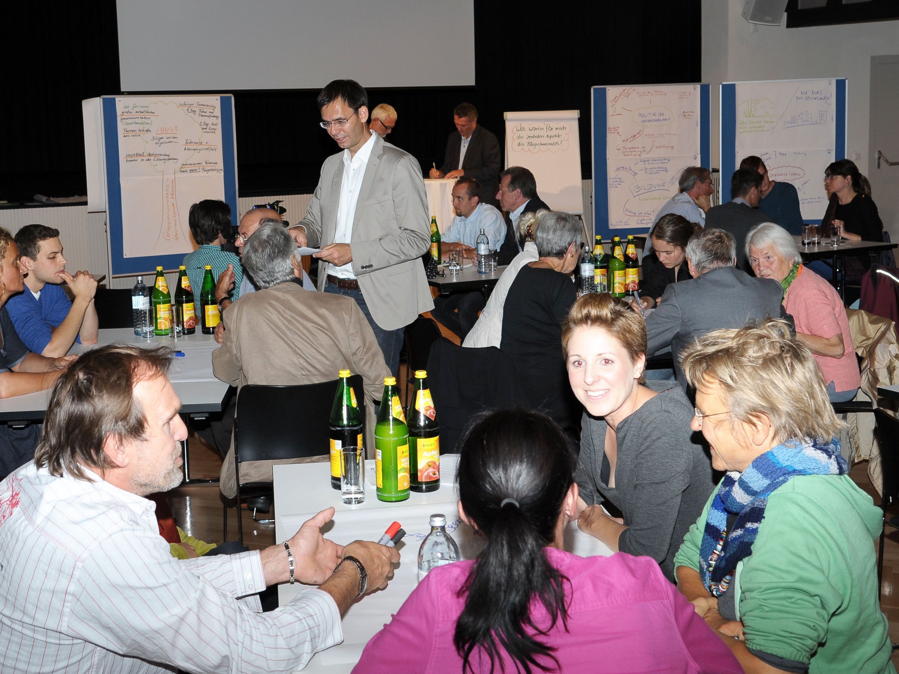 Ergebnisse des dritten Bürgerrats wurden präsentiert. Ergebnisse des dritten Bürgerrats wurden präsentiert.