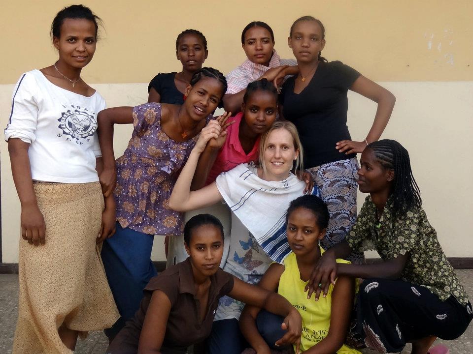 Caroline Gerstgrasser im Freiwilligeneinsatz in Projekten der Caritas Vorarlberg in Meki/Äthiopien.