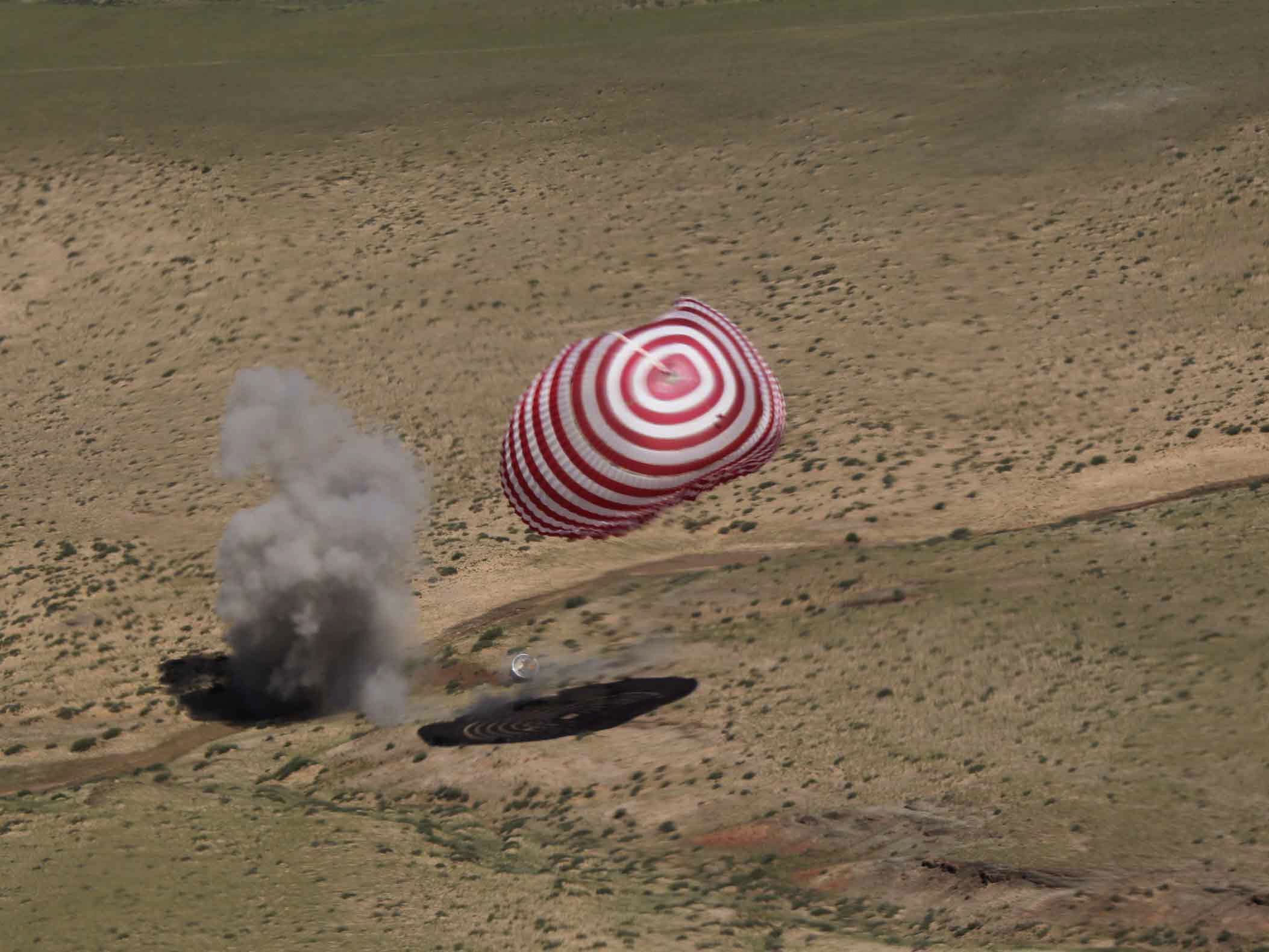 Hier endet der längste und komplizierteste chinesische Raumflug. Hier endet der längste und komplizierteste chinesische Raumflug.