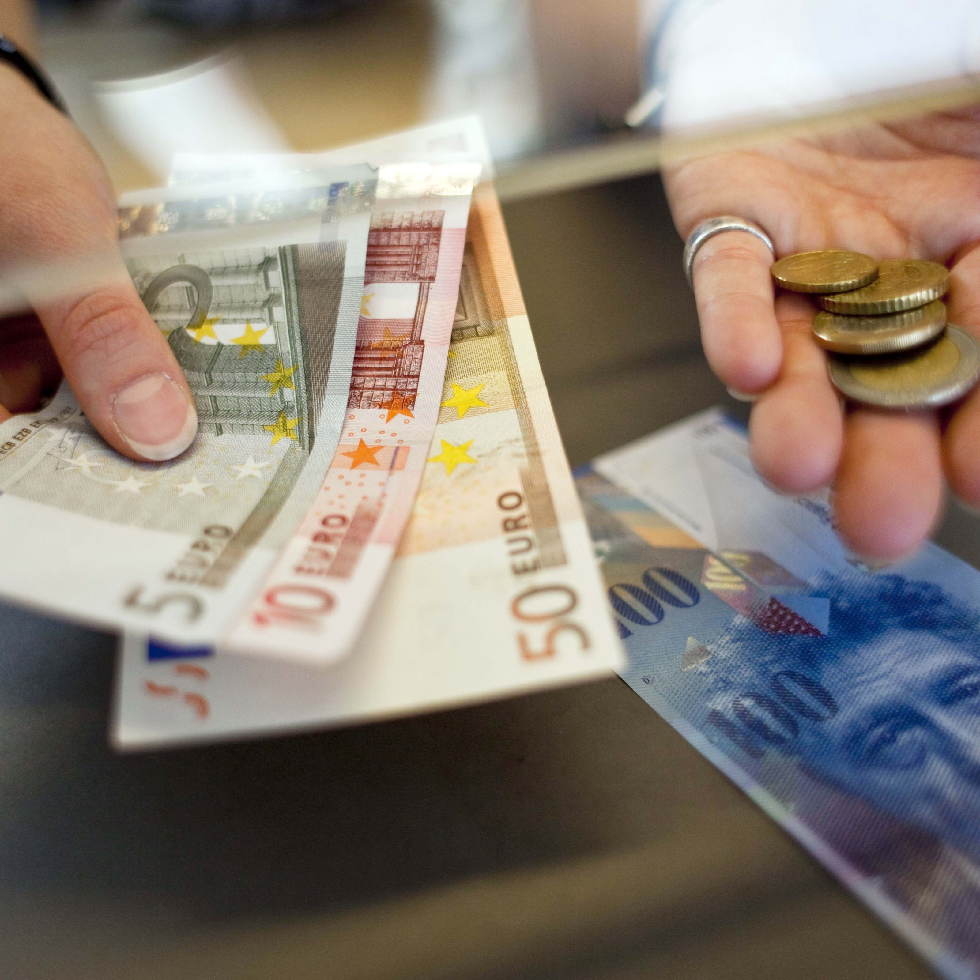 SNB hält "Peg" zu Euro bei 1,20. SNB hält "Peg" zu Euro bei 1,20.