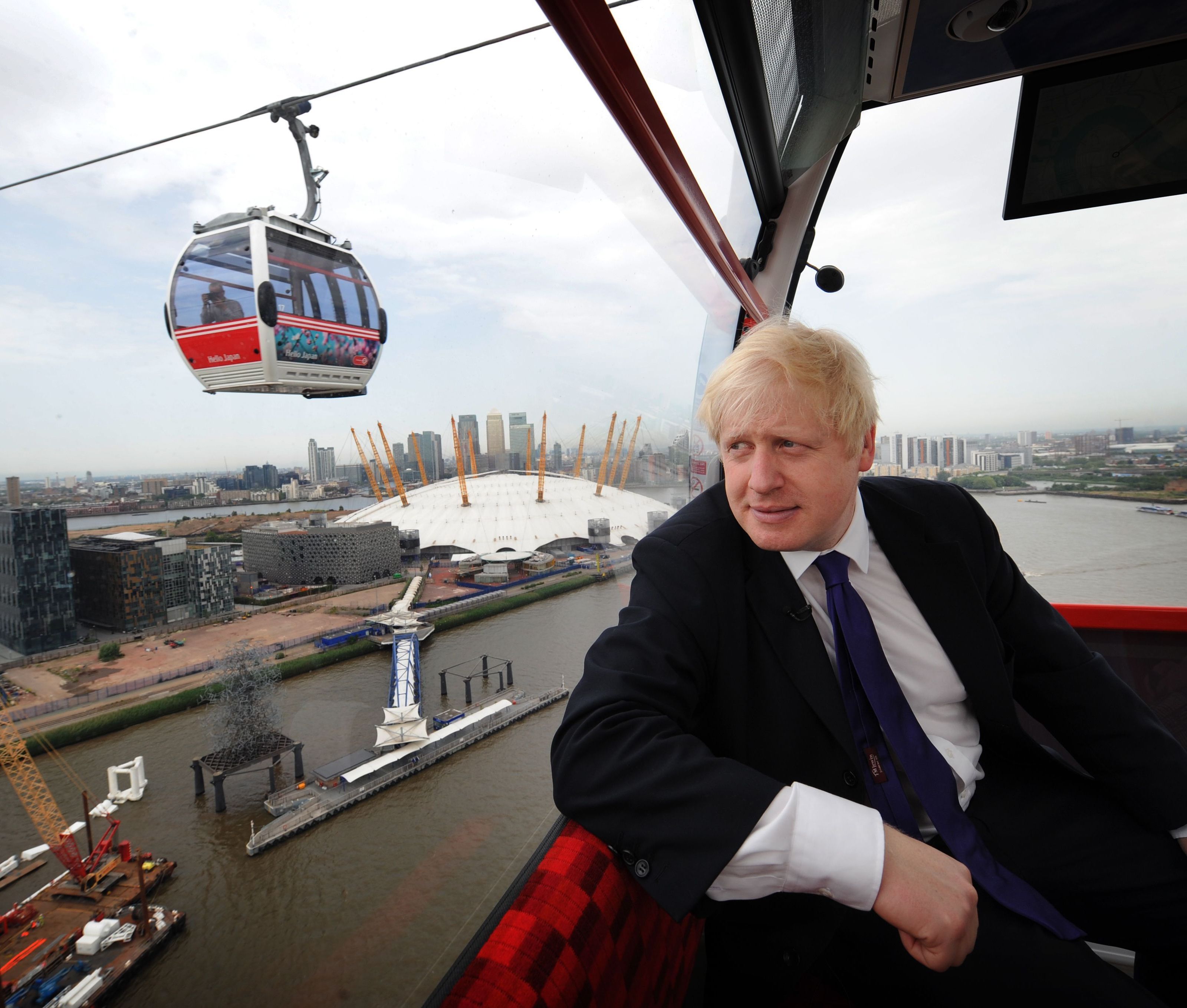 Londons Bürgermeister Boris Johnson ist sichtlich angetan von der neuen Attraktion. Londons Bürgermeister Boris Johnson ist sichtlich angetan von der neuen Attraktion.