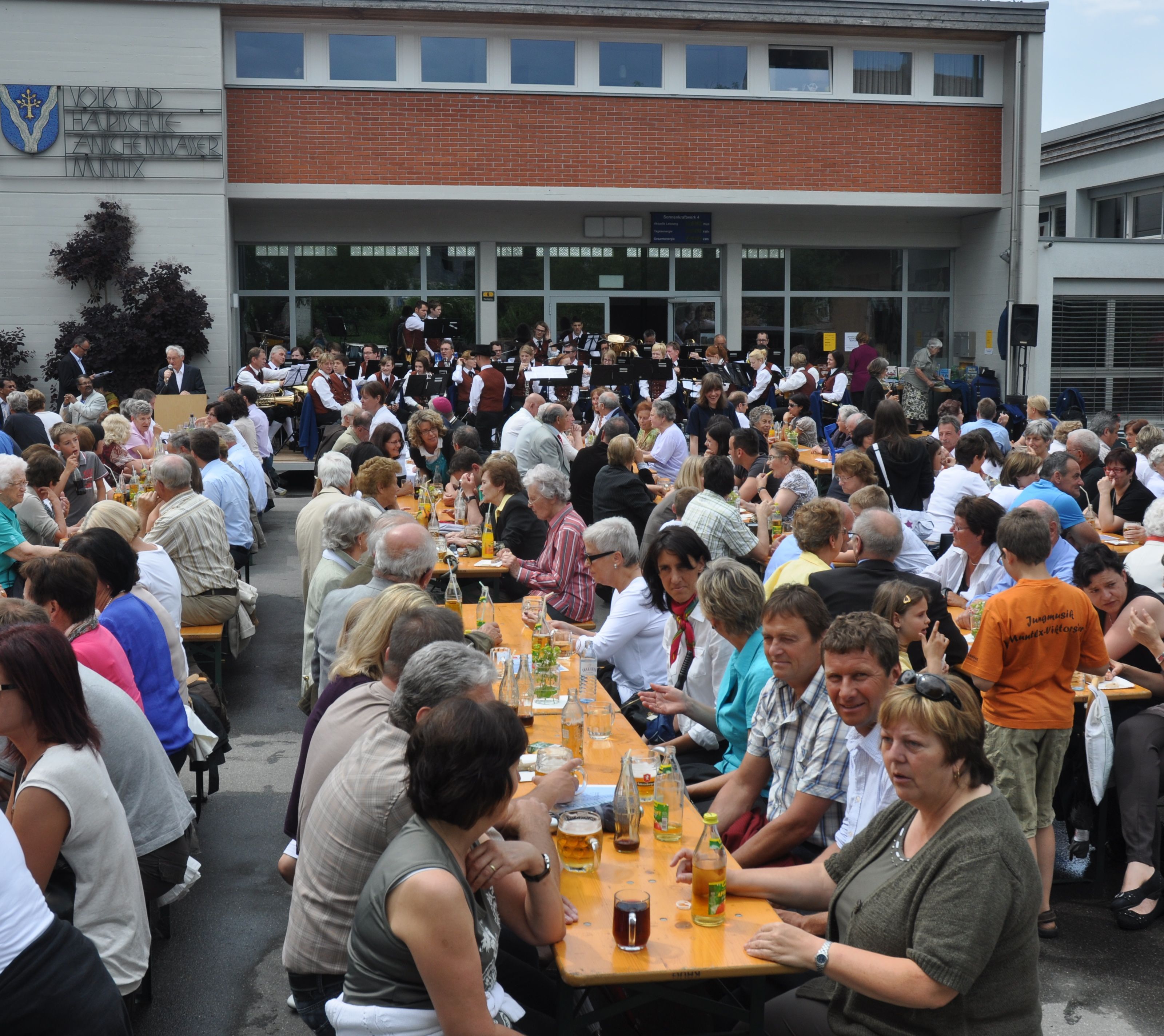 Ganz Zwischenwasser feierte 50 Kirchweih Muntlix. Ganz Zwischenwasser feierte 50 Kirchweih Muntlix.