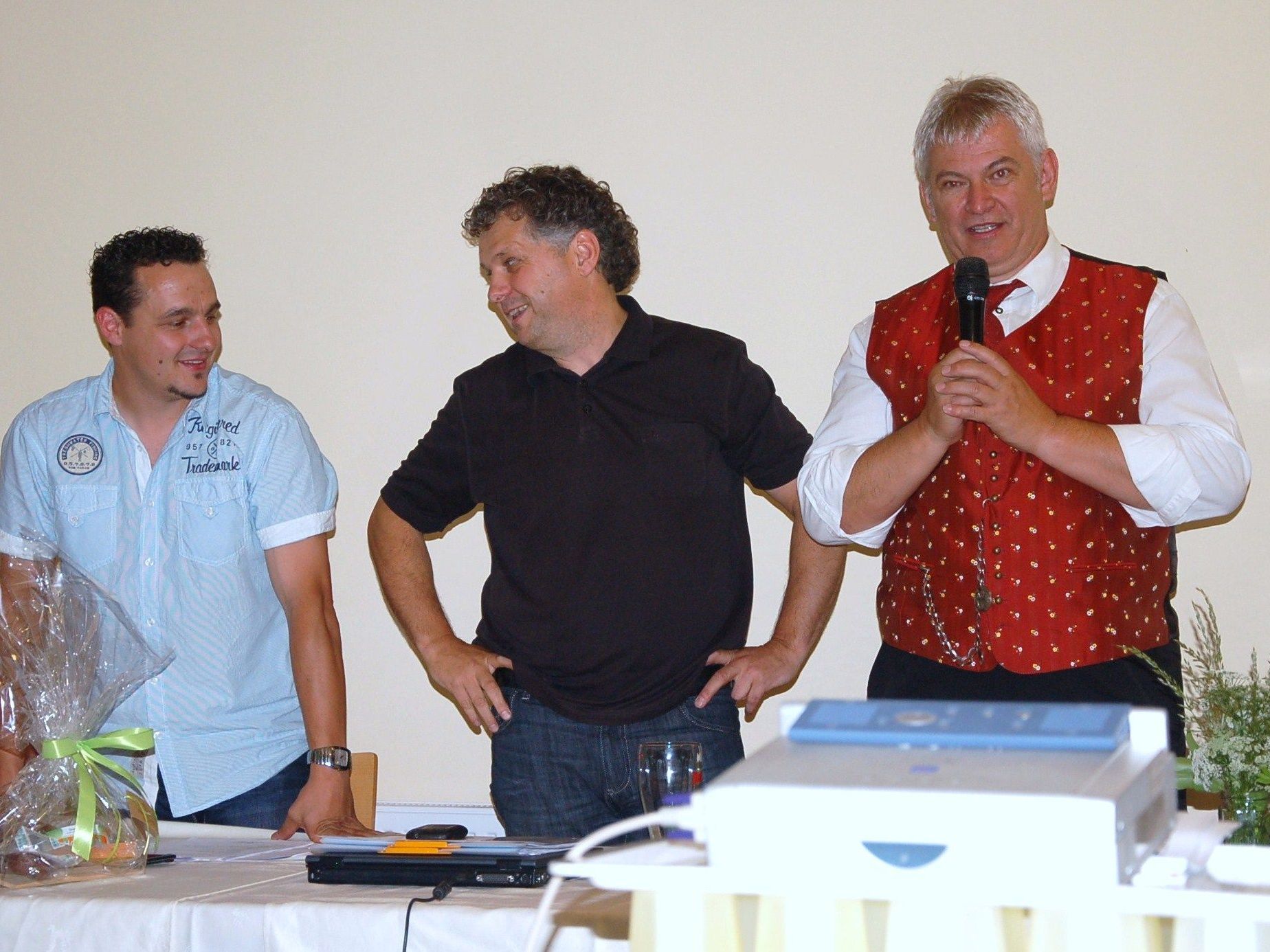 Neue und alte Vereinsführung v.l.n.r Markus Burtscher, Herbert Tschofen und Peter Grauf Neue und alte Vereinsführung v.l.n.r Markus Burtscher, Herbert Tschofen und Peter Grauf