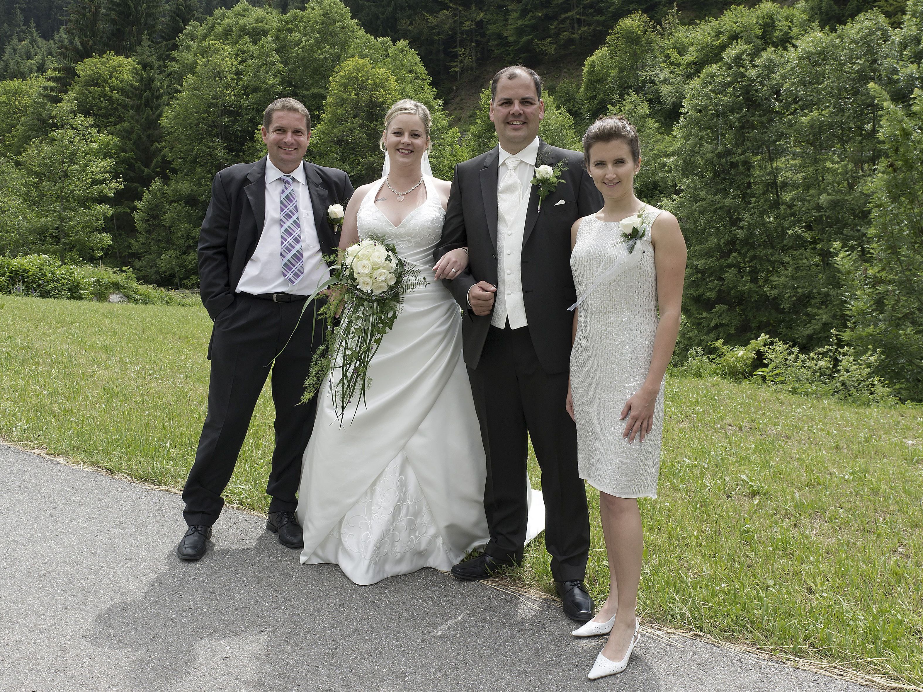 Melanie Themel und Markus Durig mit den Trauzeugen Sabine Burger und Thomas Ringer. Melanie Themel und Markus Durig mit den Trauzeugen Sabine Burger und Thomas Ringer.