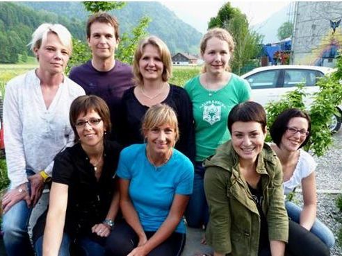 v.l.n.r. vorne: Conny Moosbrugger, Jutta Fink, Melanie Meusburger, Sieglinde Greber v.l.n.r. hinten: Veronika Plangger, Michael Hohenegg, Natalia Greußing, Carina Greußing v.l.n.r. vorne: Conny Moosbrugger, Jutta Fink, Melanie Meusburger, Sieglinde Greber v.l.n.r. hinten: Veronika Plangger, Michael Hohenegg, Natalia Greußing, Carina Greußing