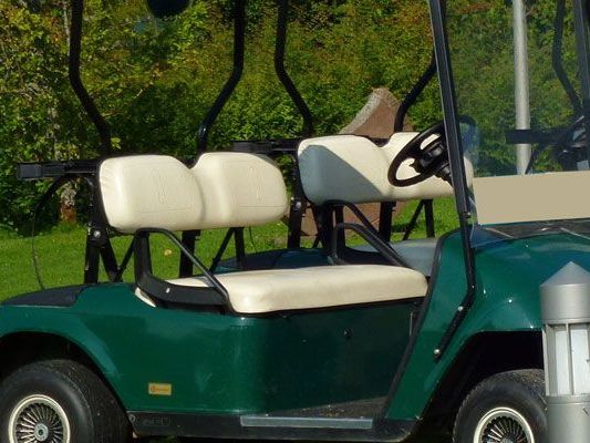 Mit einem gestohlenen elektrischen Golfcaddy wurde das Trio in Donaustadt erwischt Mit einem gestohlenen elektrischen Golfcaddy wurde das Trio in Donaustadt erwischt