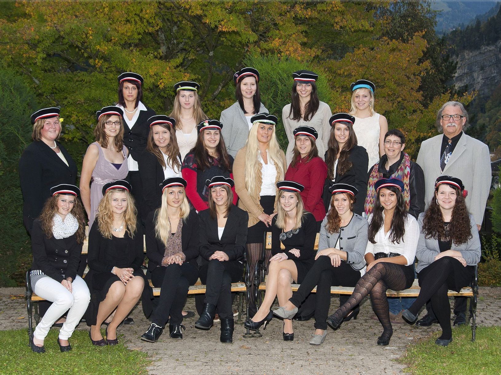 Die Maturanten der 5a der HLW St. Josef Feldkirch Die Maturanten der 5a der HLW St. Josef Feldkirch