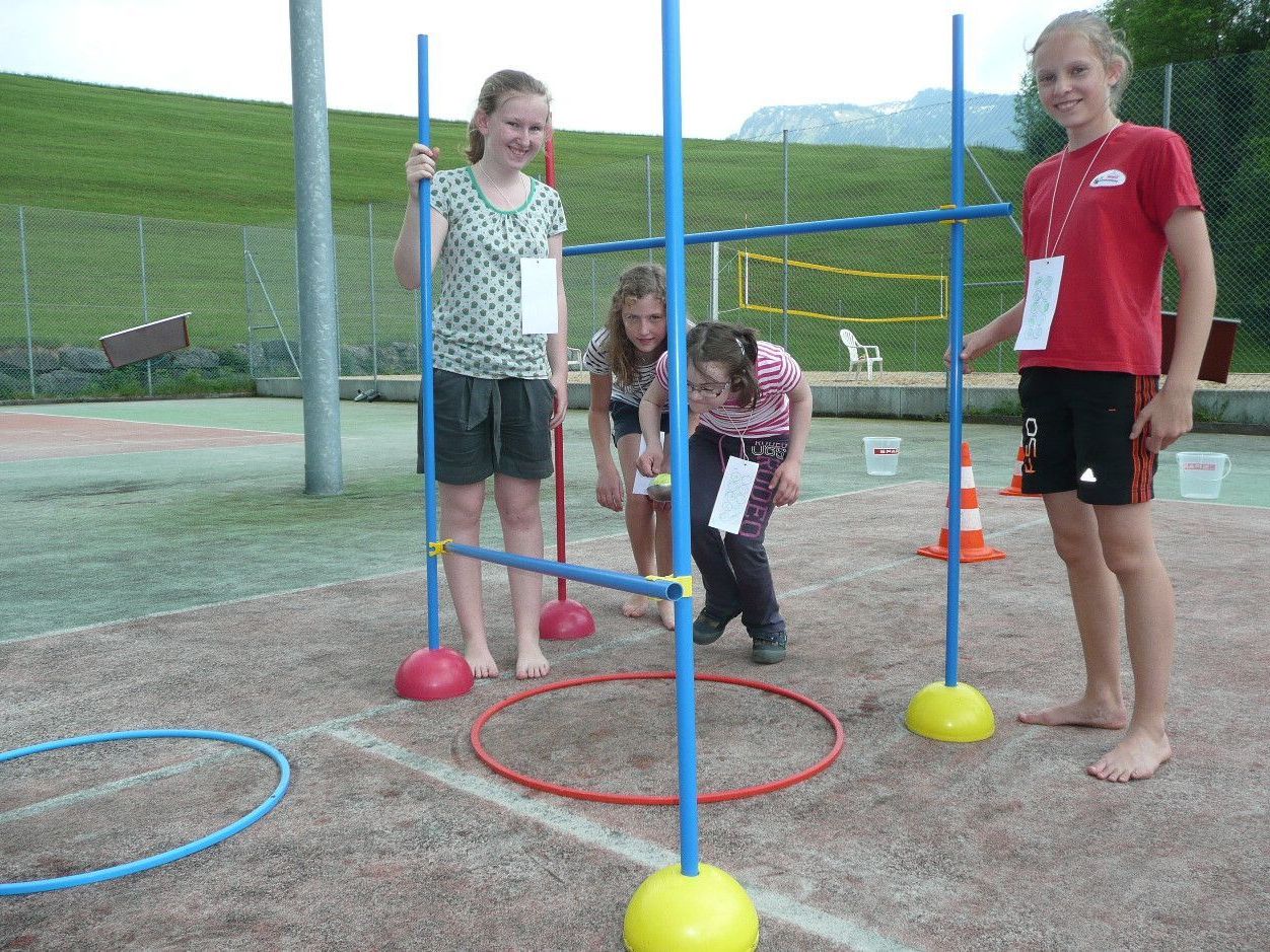 Spaß beim Hindernisparcours. Spaß beim Hindernisparcours.