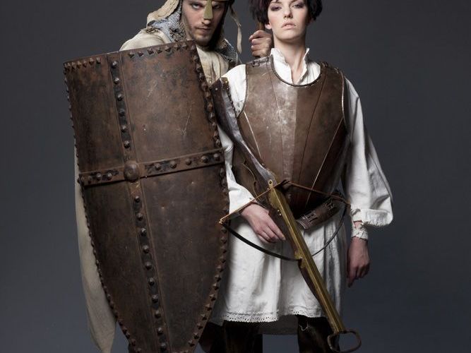 MODENSCHAU MIT HISTORISCHEN KOSTÜMEN VON KOSTÜMHAUS WIEN UND ZEITGENÖSSISCHER DESIGNER - MODE VON LILA & CALLISTI MODENSCHAU MIT HISTORISCHEN KOSTÜMEN VON KOSTÜMHAUS WIEN UND ZEITGENÖSSISCHER DESIGNER - MODE VON LILA & CALLISTI