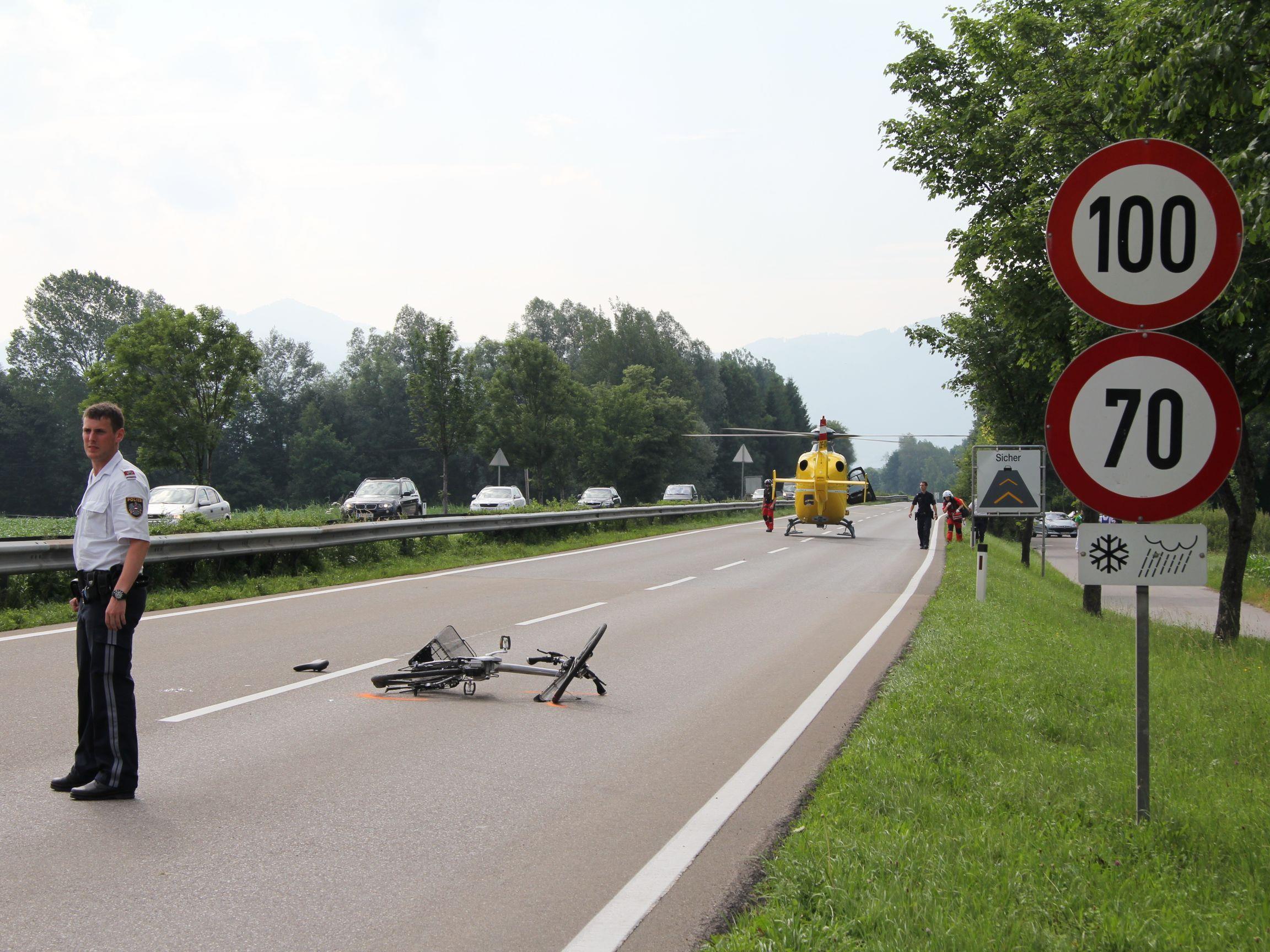 Schwerer Verkehrsunfall auf der Lustenauerstraße.