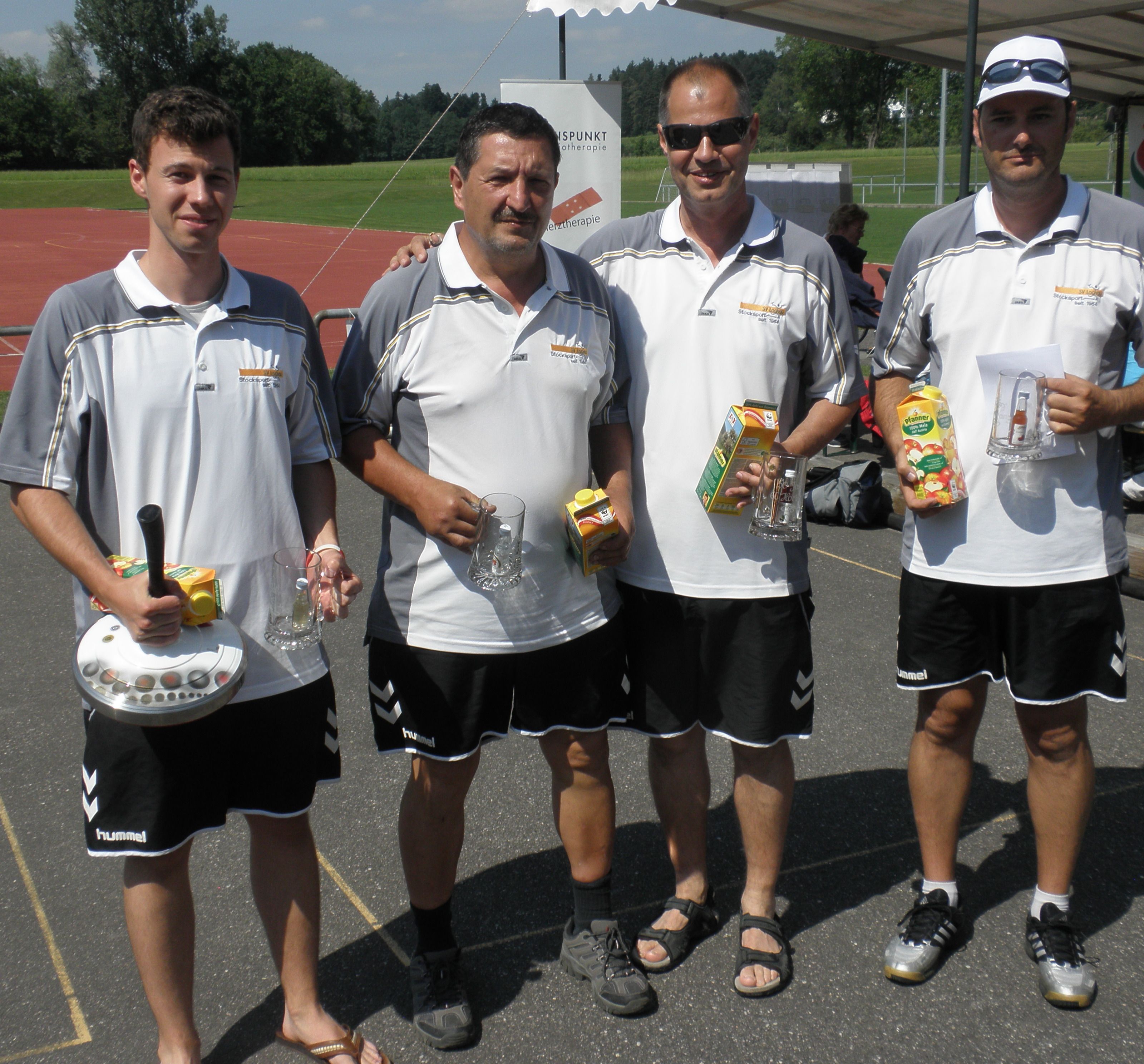 Die siegreiche Mannschaft v.l.n.r: Abraham Sohm, Reinhard Zachari, Christoph Sohm, Stefan Pienz Die siegreiche Mannschaft v.l.n.r: Abraham Sohm, Reinhard Zachari, Christoph Sohm, Stefan Pienz
