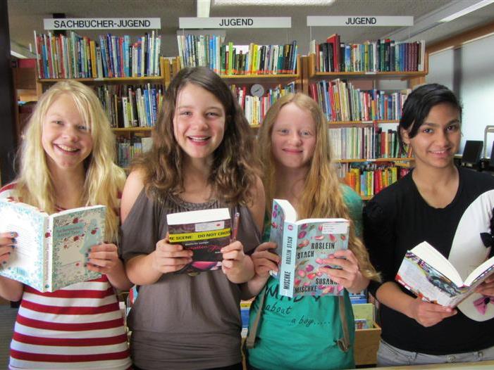 Annika, Celina, Lisa und Fatma fanden "ihre Bücher".