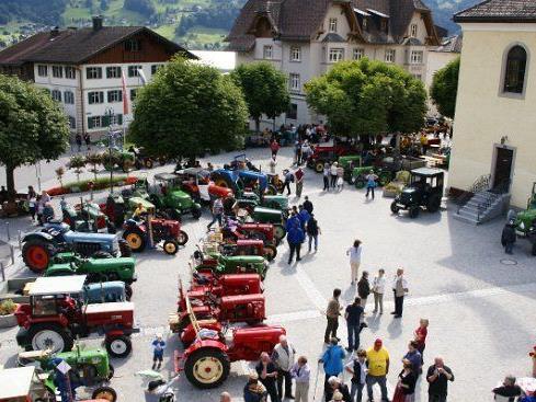 Die Fahrzeuge werden am Samstag, dem 30. Juni 2012, um 15 Uhr, am Kirchplatz Schruns präsentiert.