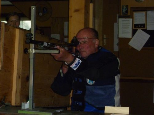 Josef Kohler von der USG Andelsbuch hat sich für die österreichischen Staatsmeisterschaften qualifiziert Josef Kohler von der USG Andelsbuch hat sich für die österreichischen Staatsmeisterschaften qualifiziert