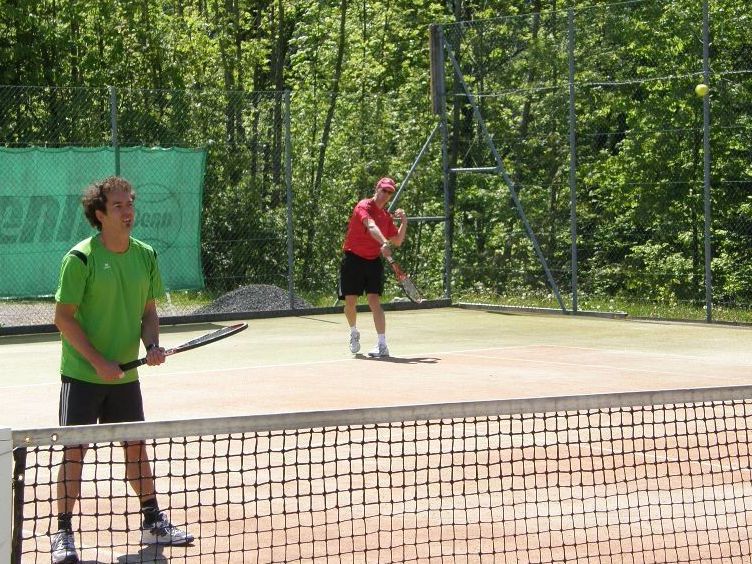 Die Spieler(innen) des TC Au spielen in Lingenau um den Meistertitel. Die Spieler(innen) des TC Au spielen in Lingenau um den Meistertitel.