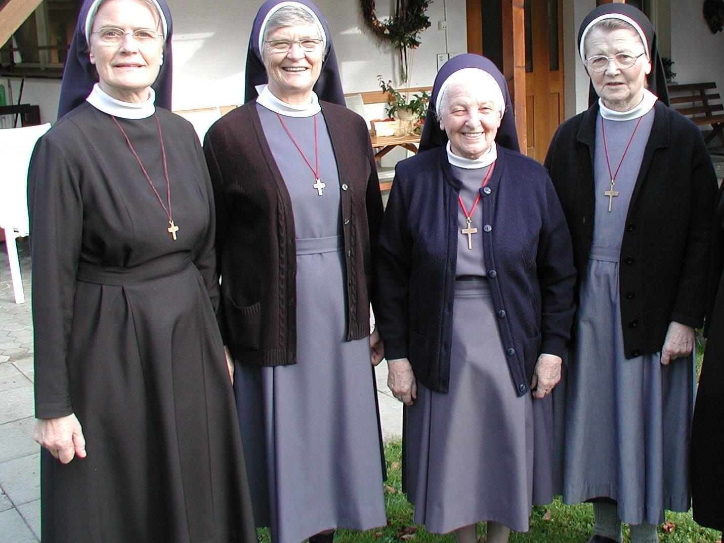 Schwestern v. l.n.r.: Sr. Margret-Hemma, Sr. Camilla, Sr. Victoris, Sr. Leonardis.