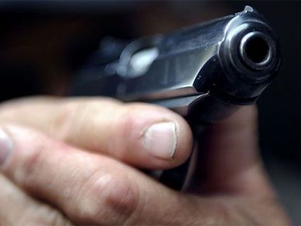 Schuss auf vermeintlichen Nebenbuhler: Haft für Wiener Taxilenker. Schuss auf vermeintlichen Nebenbuhler: Haft für Wiener Taxilenker.