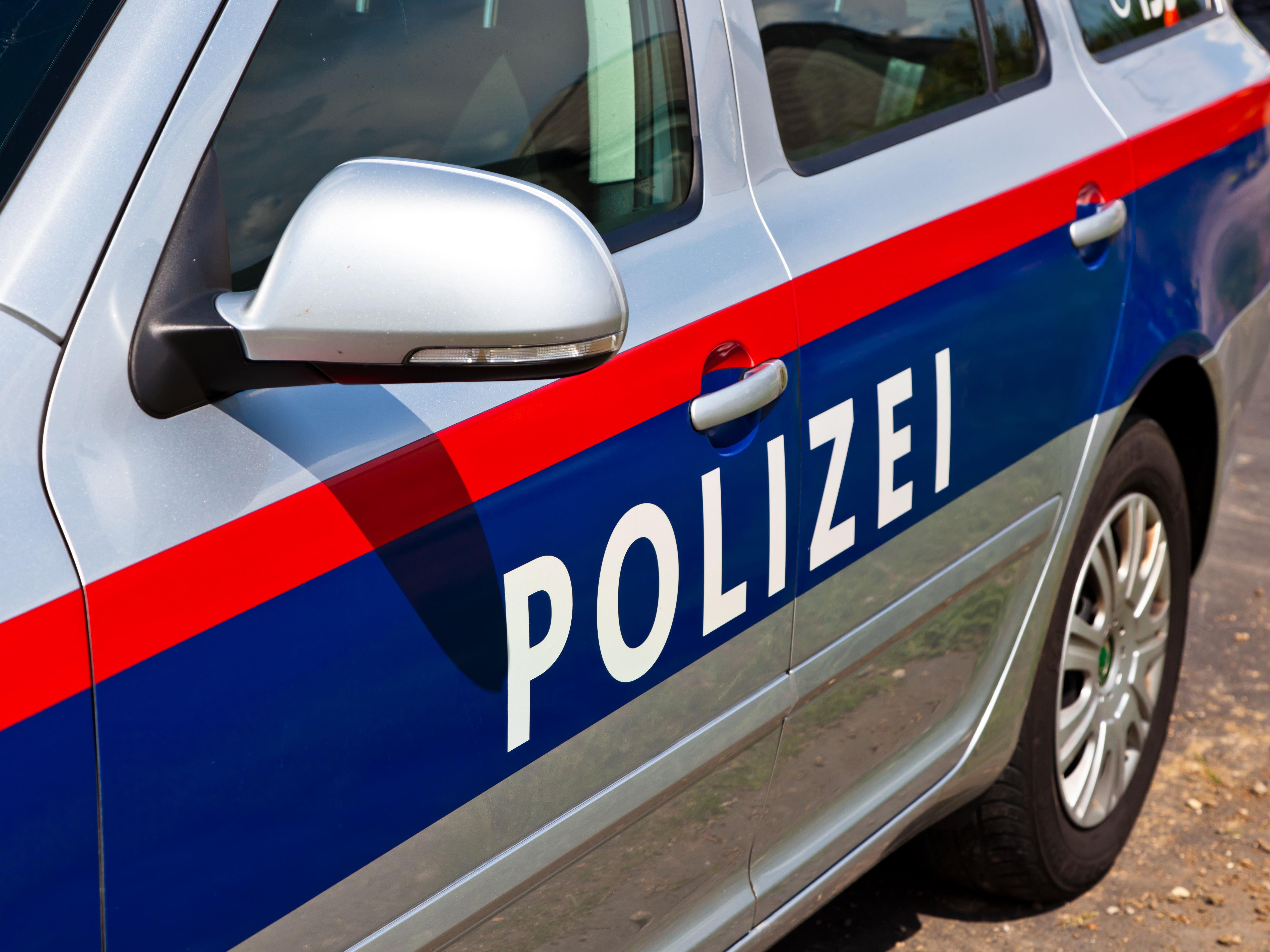 Komplett ausgerastet ist ein 33-jähriger Kunde gestern in Dornbirn.