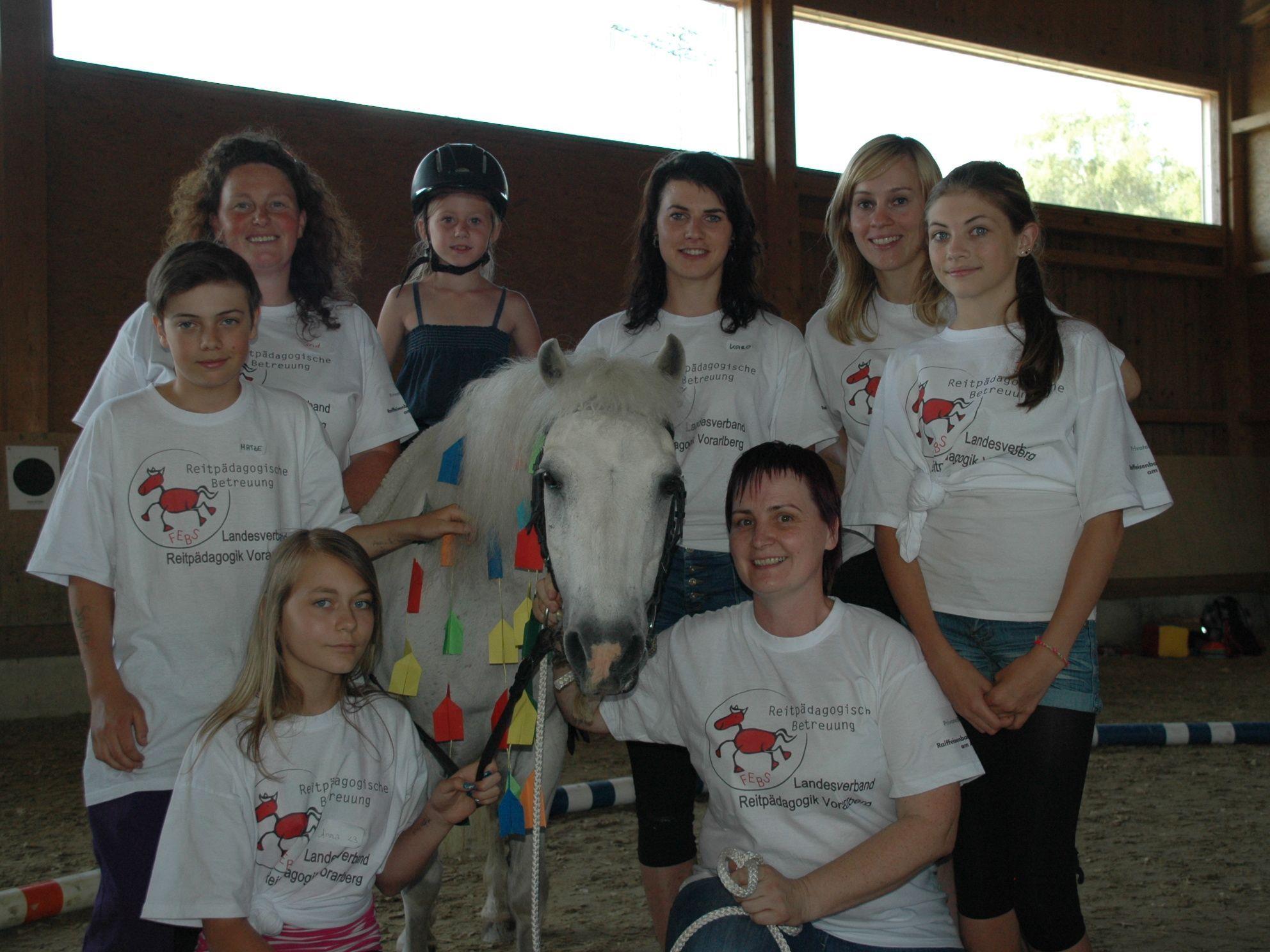 Hatten Spaß beim Ponyfäscht: Sigrid, Simone, Karoline, Gerda & Pferd Bori, Alissa, Mathias, Dana & Anna