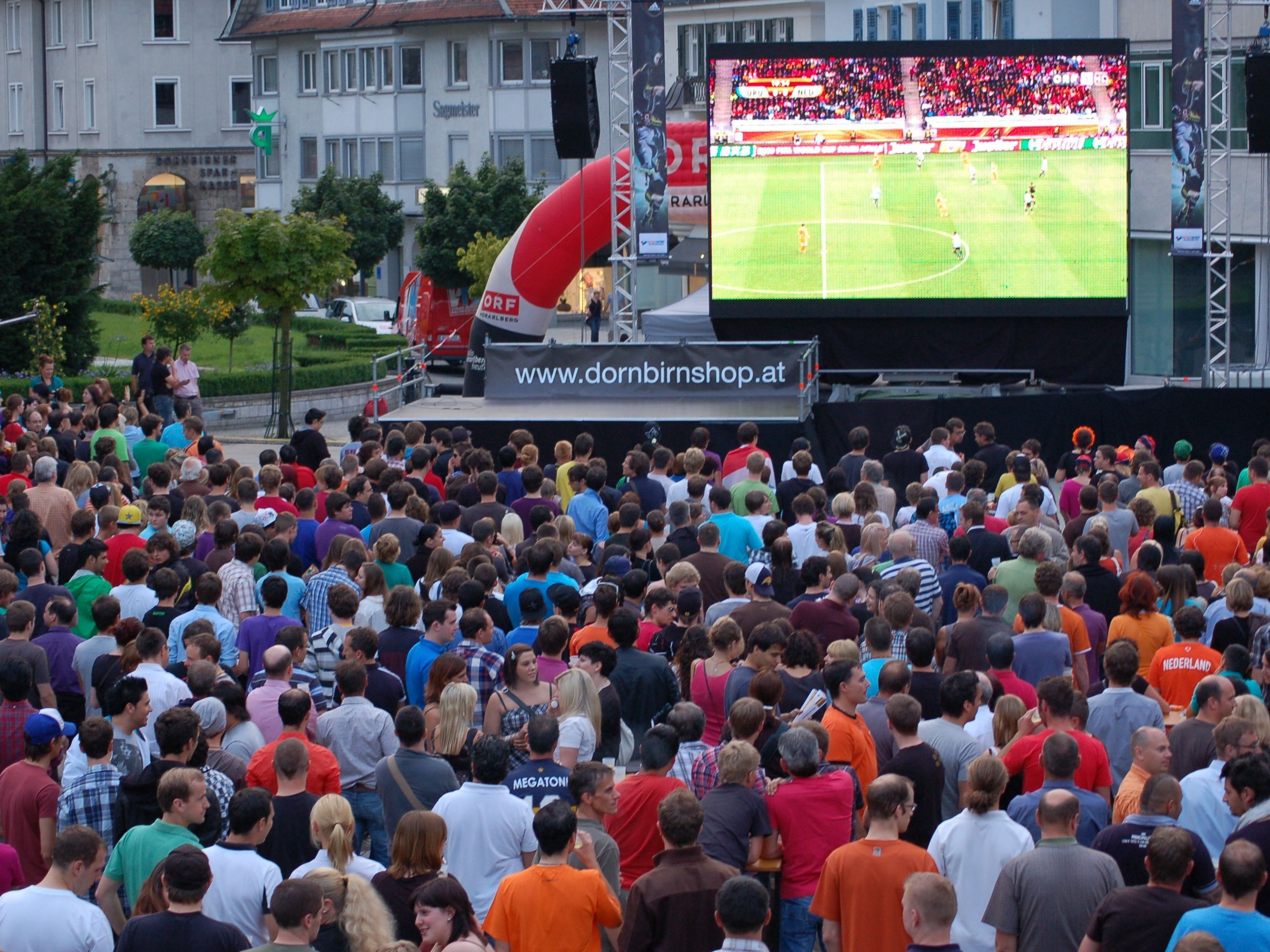 "Public Viewing" am Dornbirner Marktplatz. "Public Viewing" am Dornbirner Marktplatz.