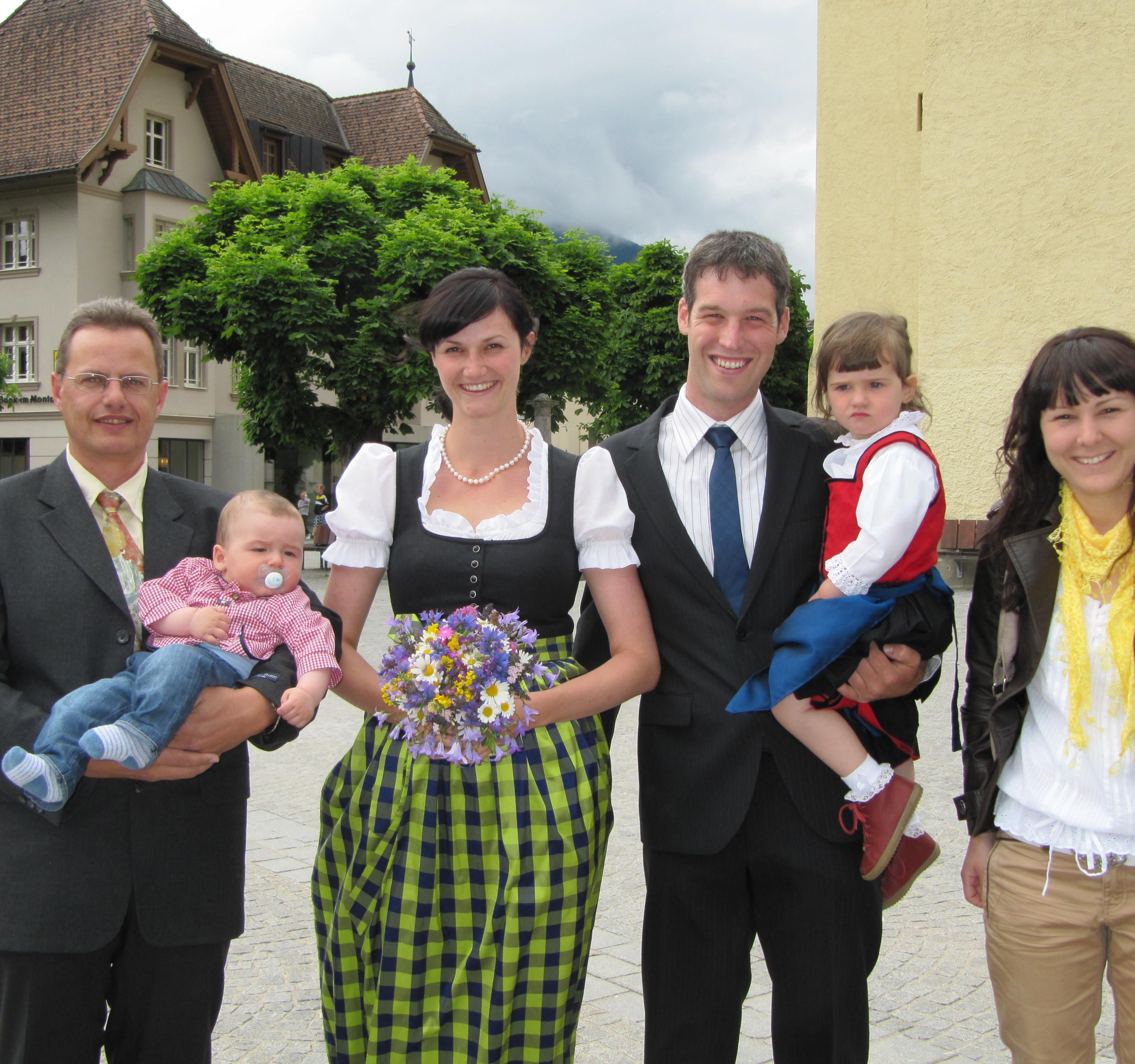 Am 8. Juni feierten Martina Ganahl und Lukas Stocker ihre standesamtliche Hochzeit. Am 8. Juni feierten Martina Ganahl und Lukas Stocker ihre standesamtliche Hochzeit.
