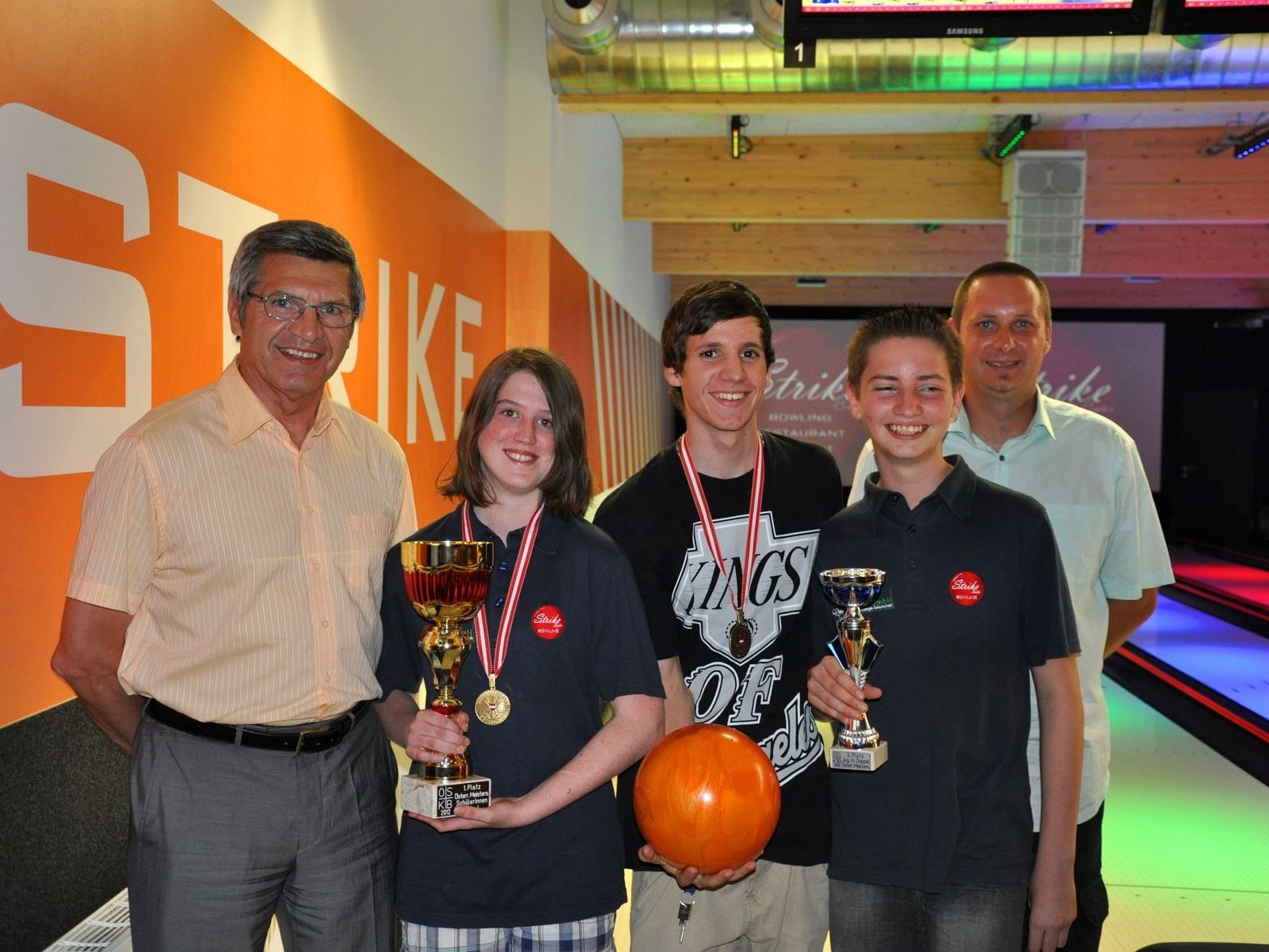 Landesrat Siegi Stemer, Sarah Giwiser, Adrian Lindner, Marco Künz und Wolfgang Oberfrank Landesrat Siegi Stemer, Sarah Giwiser, Adrian Lindner, Marco Künz und Wolfgang Oberfrank