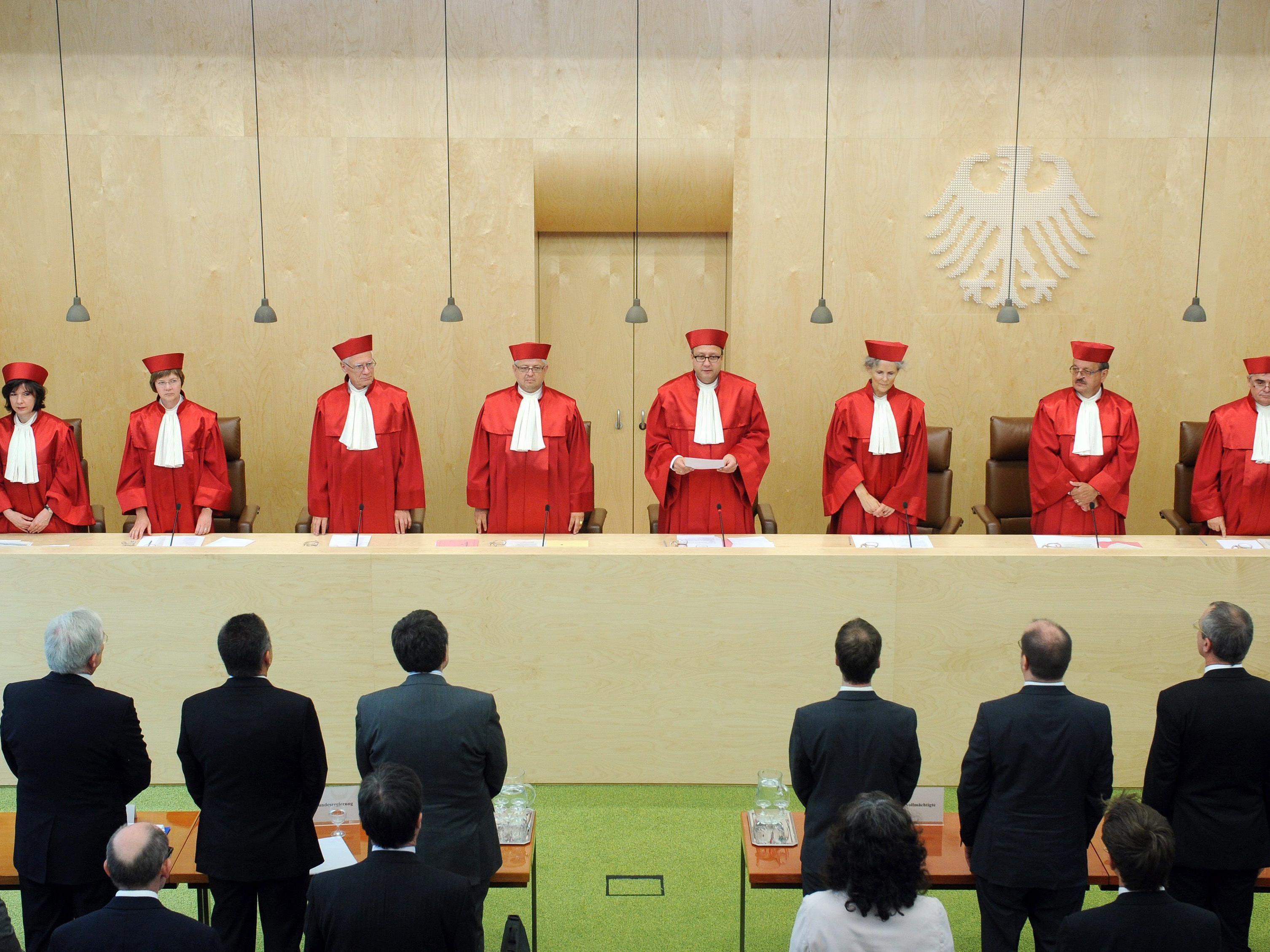 Deutsches Verfassungsgericht stärkt Parlamentsrechte in Euro-Krise.
