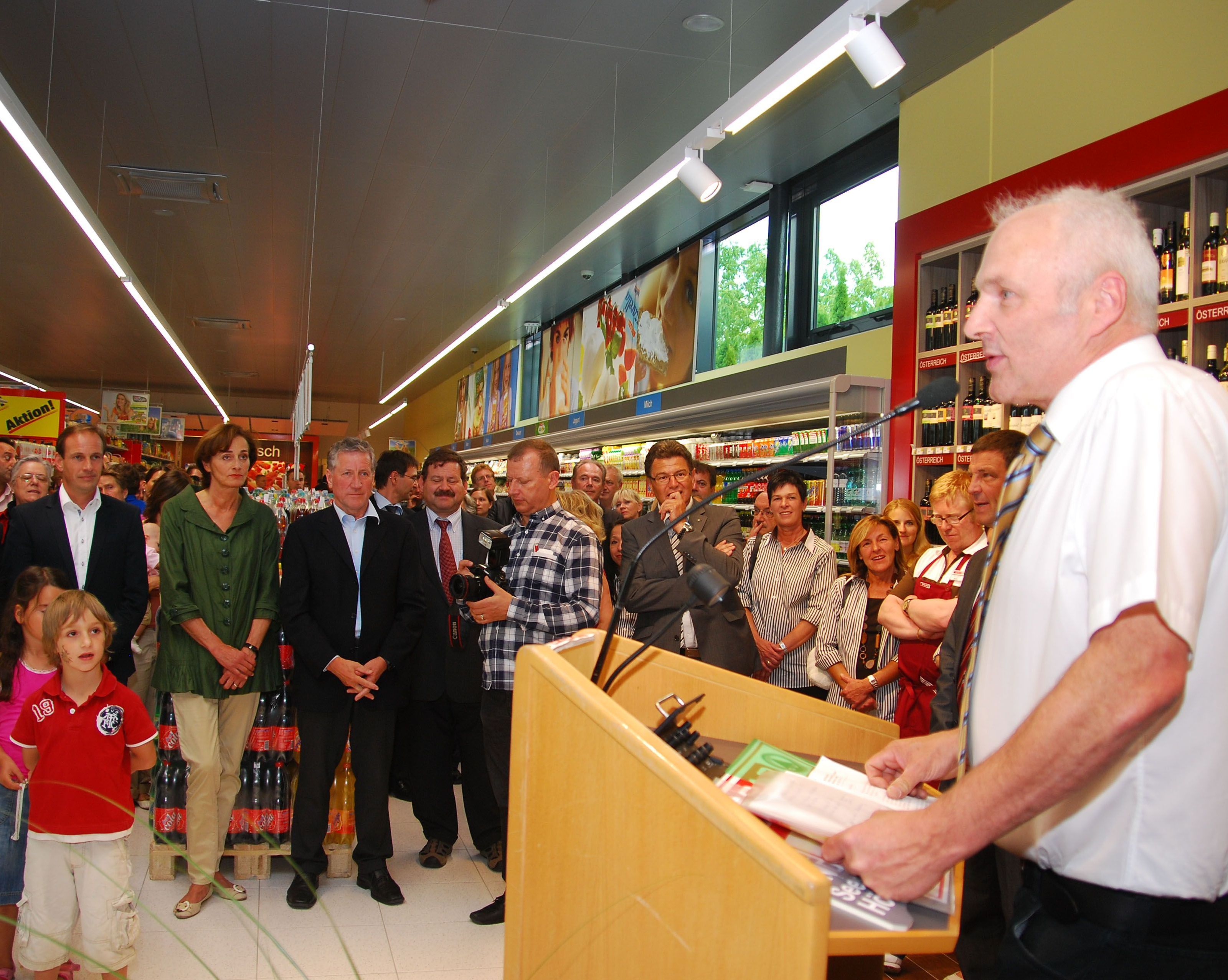 Günter Lindner bei der Eröffnung seines neues Spar-Supermarktes. Günter Lindner bei der Eröffnung seines neues Spar-Supermarktes.