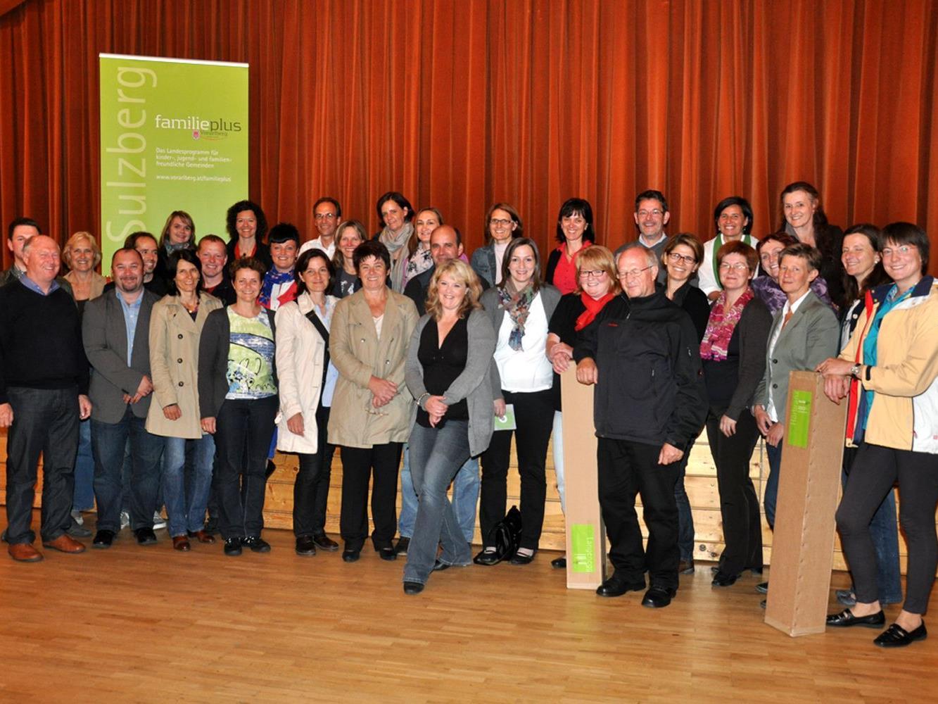 Vertreterinnen und Vertreter der "familienplus"-Gemeinden trafen sich in Sulzberg zum Meinungs- und Erfahrungsaustausch.