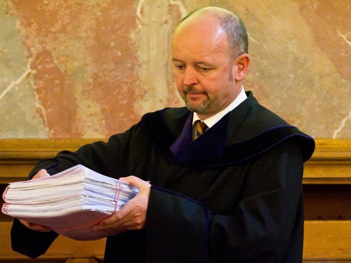 Der Fälscherprozess mit Richter Posch geht in die letzte Runde. Der Fälscherprozess mit Richter Posch geht in die letzte Runde.