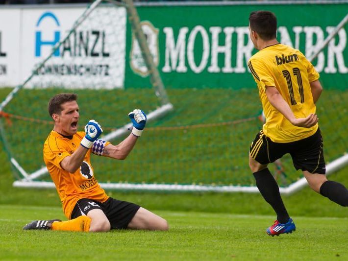 Matze Nagel jubelte über seinen verwandelten Foulelfmeter und den Heimsieg. Matze Nagel jubelte über seinen verwandelten Foulelfmeter und den Heimsieg.