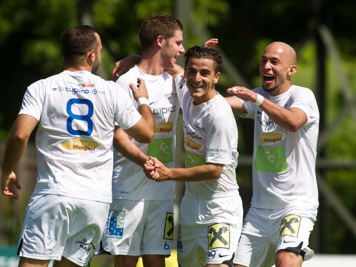 SV Lochau fehlt noch einen Punkt zum Meistertitel in der Landesliga. SV Lochau fehlt noch einen Punkt zum Meistertitel in der Landesliga.