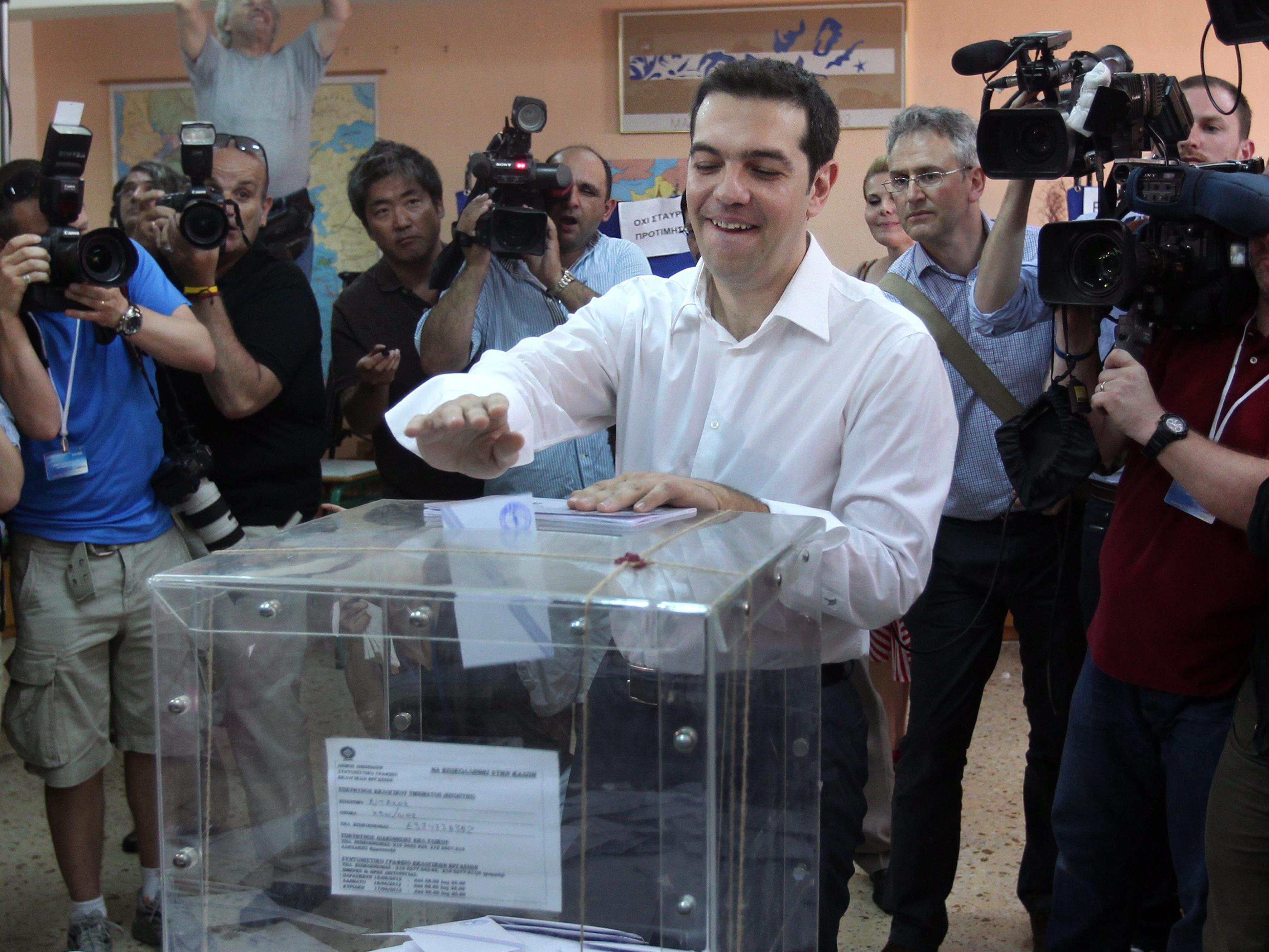 Alexis Tsipras, Chef der radikalen SYRIZA, am Sonntag beim Wahlgang.