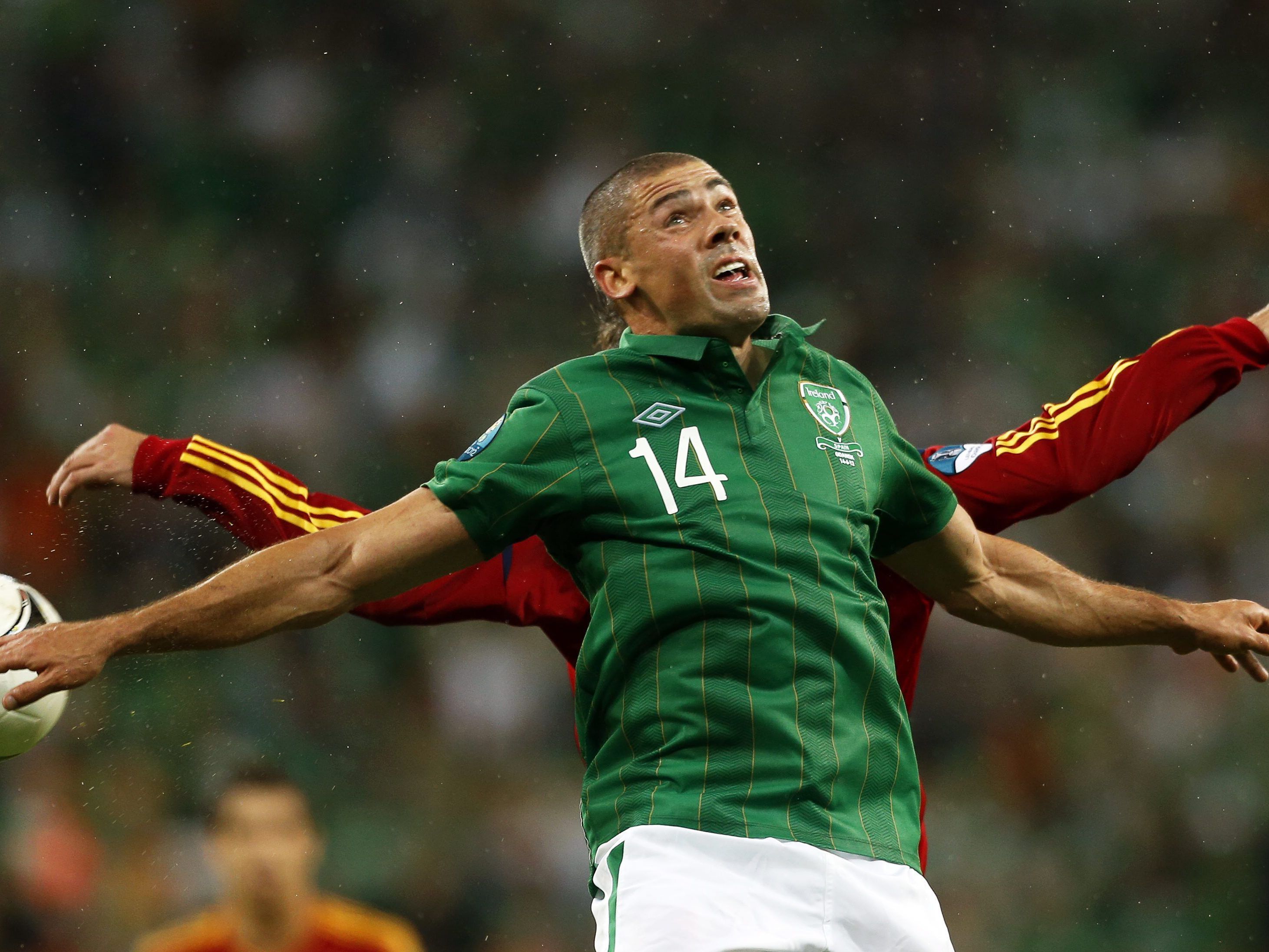 Torres im Doppelpack, Silva und Fabregas trafen für drückend überlegenen Titelverteidiger - und spielten die Iren schwindlig. Torres im Doppelpack, Silva und Fabregas trafen für drückend überlegenen Titelverteidiger - und spielten die Iren schwindlig.