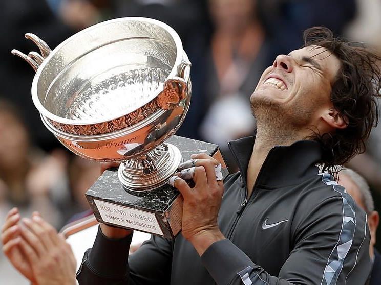 Rafael Nadal (26) hat der Siegesserie von Djokovic am Montag ein fulminantes Ende gesetzt. Rafael Nadal (26) hat der Siegesserie von Djokovic am Montag ein fulminantes Ende gesetzt.