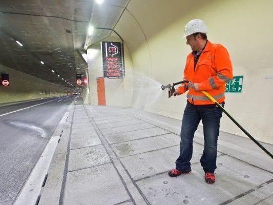 Die Radour durch den Pfänder-Tunnel findet nun doch statt. Die Radour durch den Pfänder-Tunnel findet nun doch statt.