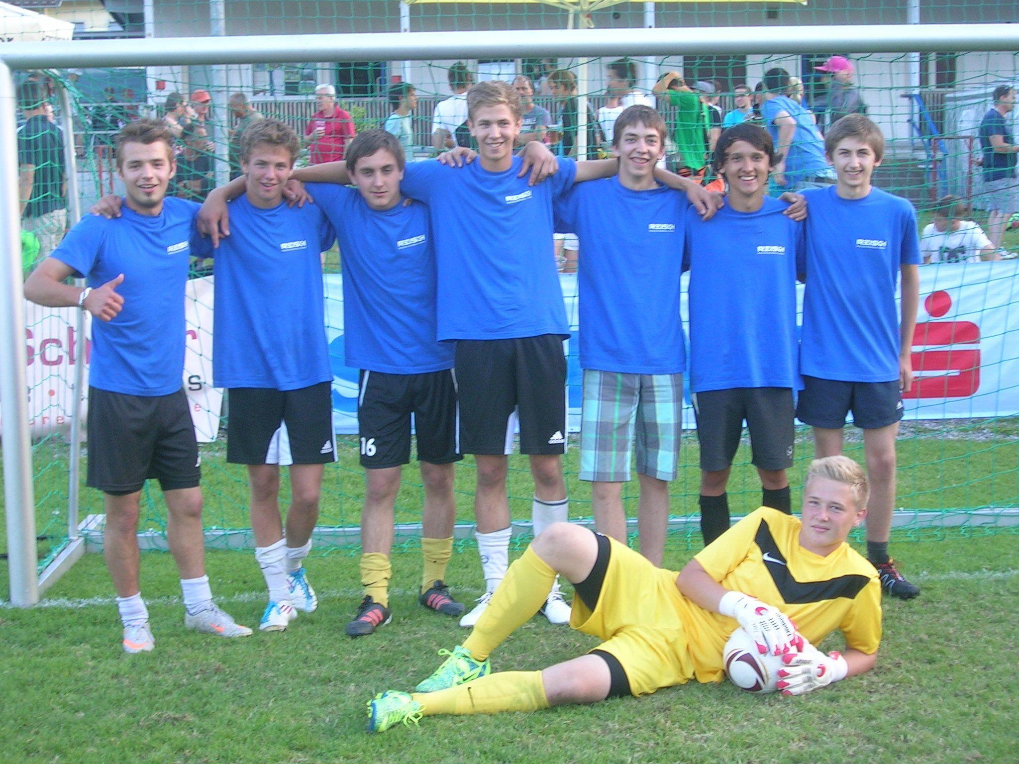 Die Spielgemeinschaft REISCH verteidigte erfolgreich ihren Vorjahressieg im Lehrlings-Fußballwettbewerb in Nenzing.