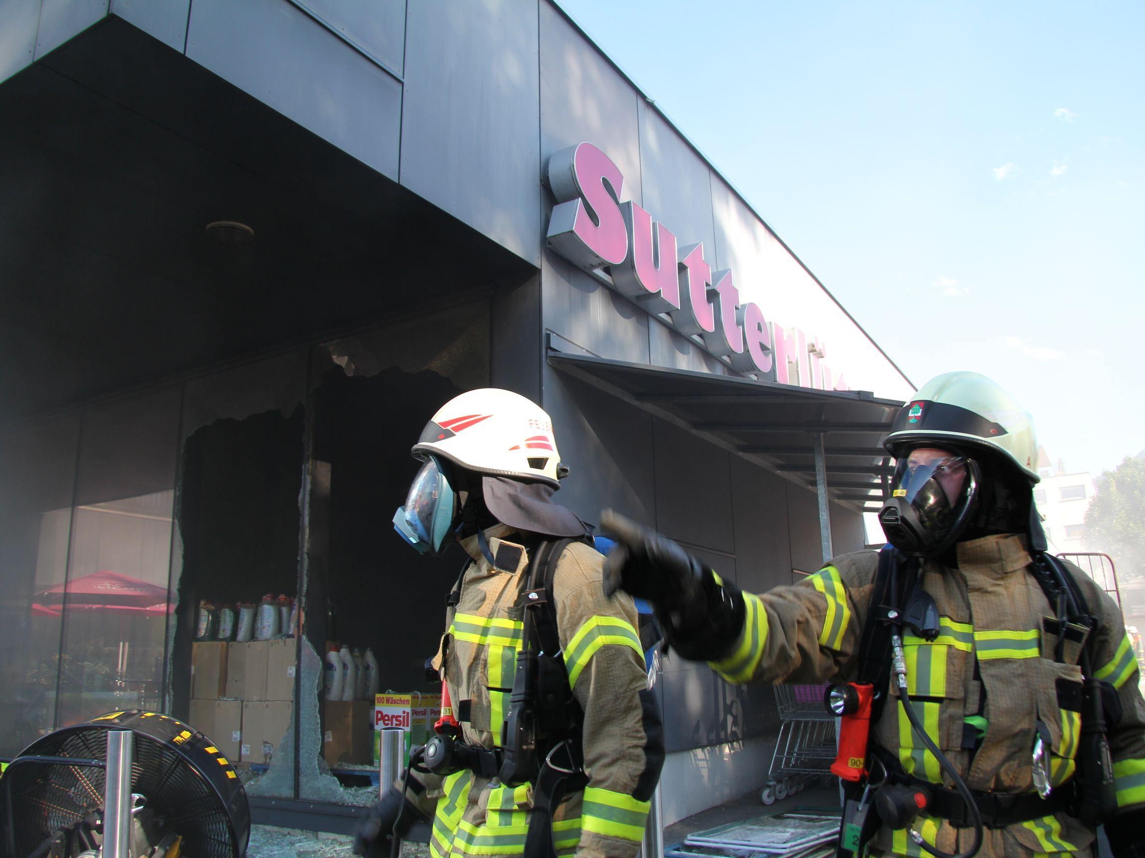 Der Großbrand in der Dornbirner Sutterlüty-Filiale "Kehlerpark" hat einen Schaden von mehreren Millionen verursacht.