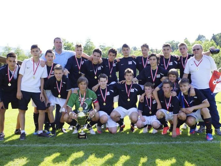 Die Unter-13-Mannschaft von SC Bregenz wurde ungeschlagen Landesmeister. Die Unter-13-Mannschaft von SC Bregenz wurde ungeschlagen Landesmeister.