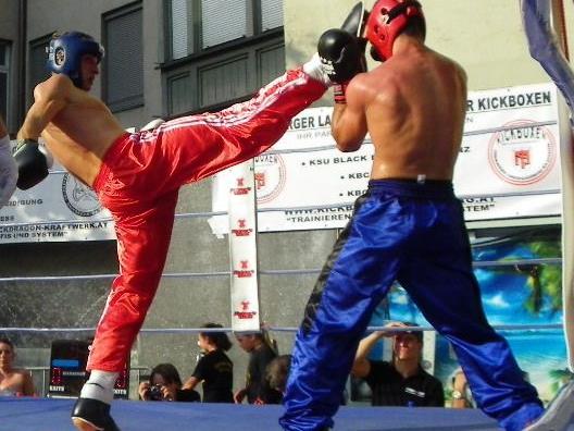 Kickboxwettkampf in der Innenstadt