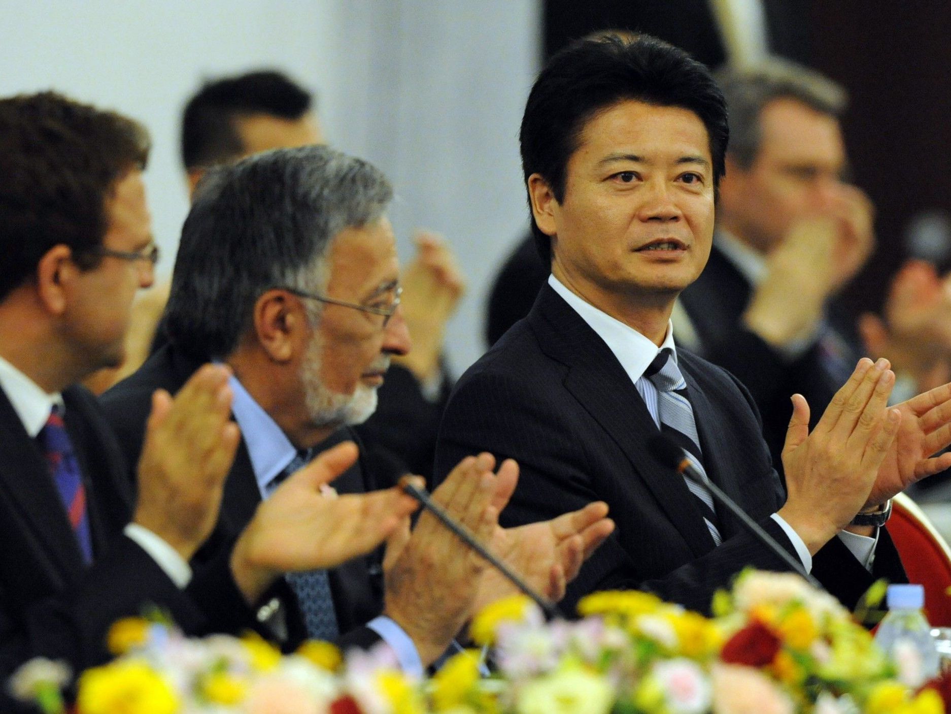 Geber knüpfen Unterstützung an Bedingungen. Geber knüpfen Unterstützung an Bedingungen.