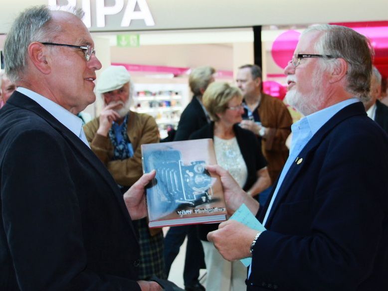 Altbürgermeister Hans Kohler und Herbert Gmeiner haben die Idee bravourös in die Tat umgesetzt. Altbürgermeister Hans Kohler und Herbert Gmeiner haben die Idee bravourös in die Tat umgesetzt.