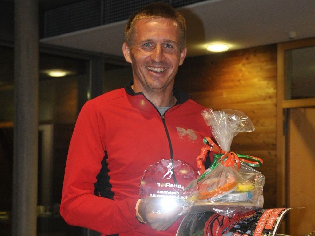 Stolz im Ziel nach 100 km Stolz im Ziel nach 100 km