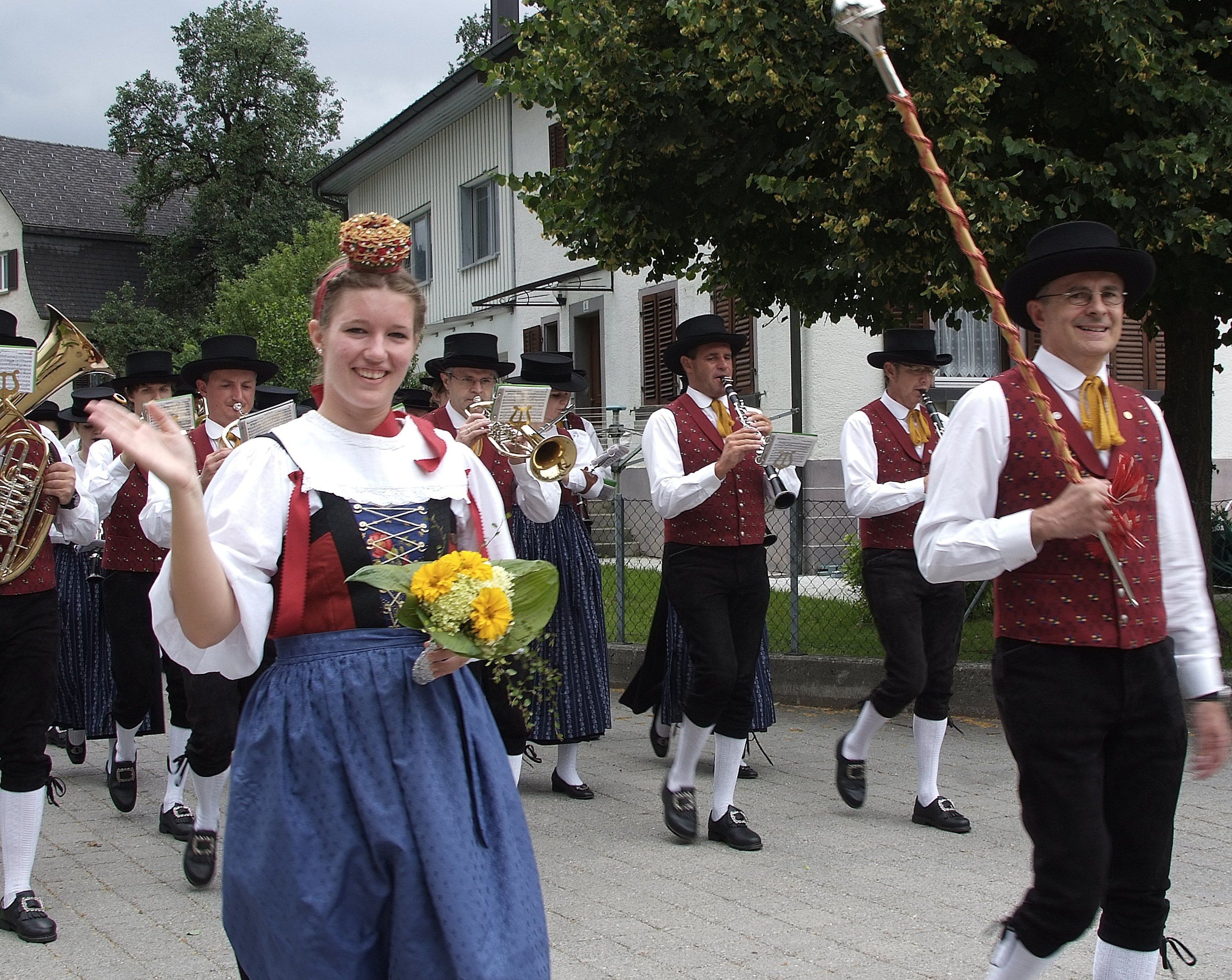 Über 20 Gastkapellen marschierten beim Bezirksmusik-Fest in Satteins auf Über 20 Gastkapellen marschierten beim Bezirksmusik-Fest in Satteins auf