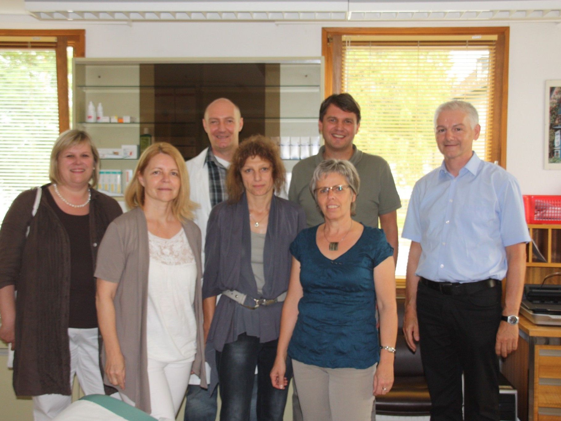 Bürgermeister Kurt Fischer, Gemeinderätin Susanne Andexlinger und Markus Rusch (Leiter Gesellschaft und Soziales) beim Besuch von Dr. Bernhard Bader und seinem Team. Bürgermeister Kurt Fischer, Gemeinderätin Susanne Andexlinger und Markus Rusch (Leiter Gesellschaft und Soziales) beim Besuch von Dr. Bernhard Bader und seinem Team.