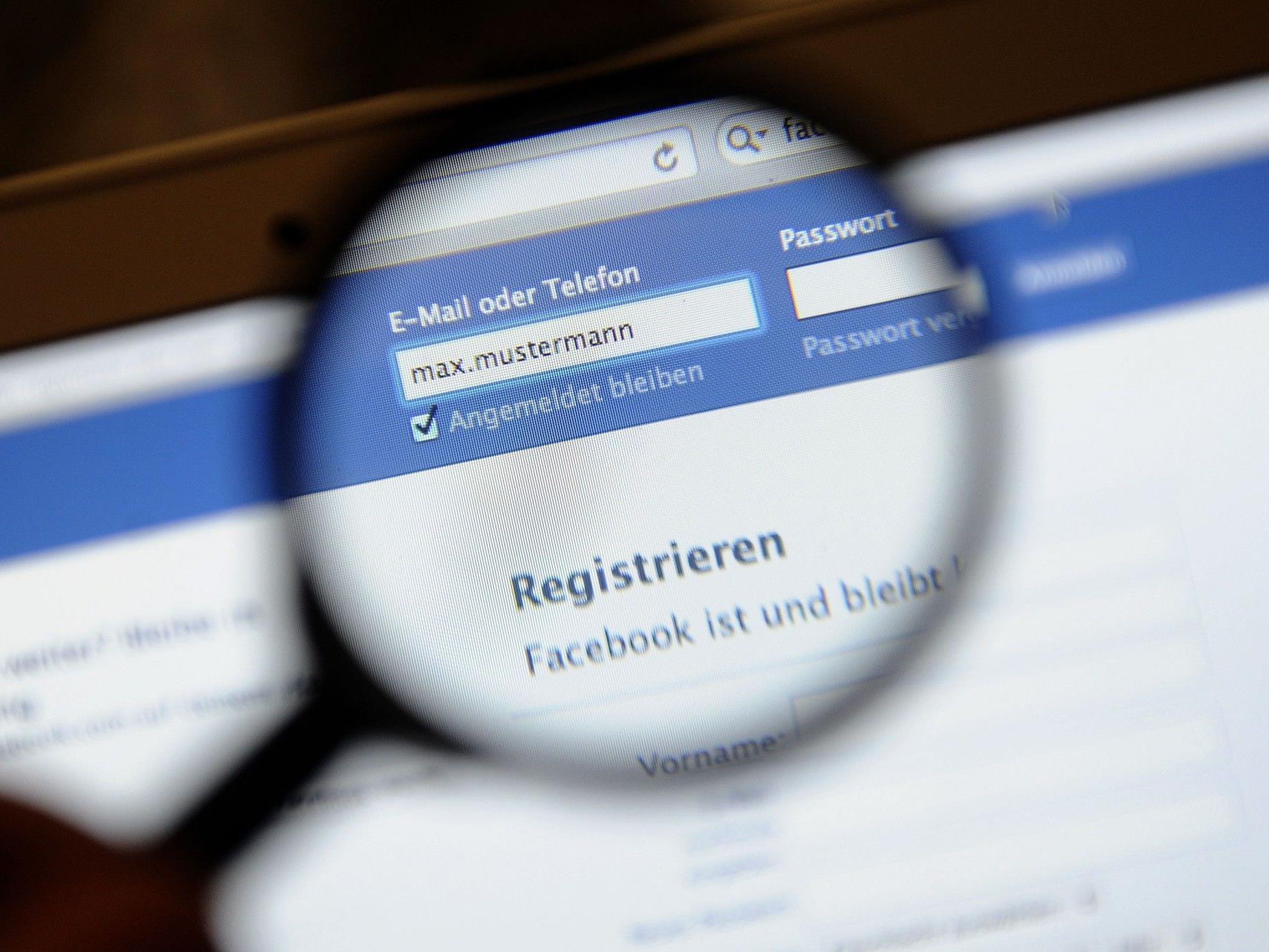 Facebook ruft User auf User mit Pseudonym zu denunzieren.
