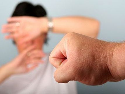 Eine junge Frau fiel einem Straßenraub in Ottakring zum Opfer Eine junge Frau fiel einem Straßenraub in Ottakring zum Opfer